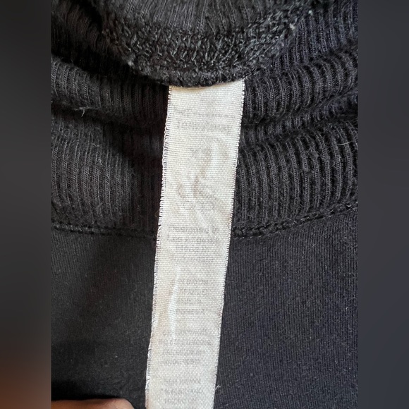 Alo Yoga Jogger Pants with Ribbed Ankles - Picture 5 of 6